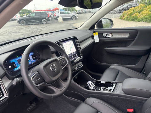 2026 Volvo XC40 B5 Plus