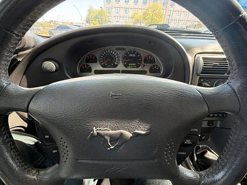 2004 Ford Mustang GT Deluxe