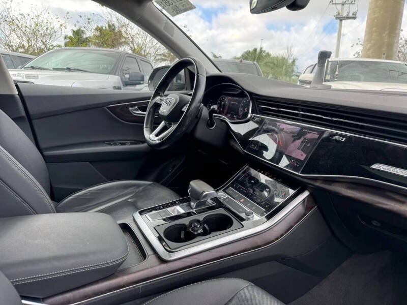 2019 Audi Q8 quattro Premium Plus 55 TFSI