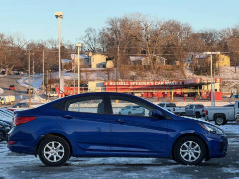 2012 Hyundai Accent GLS