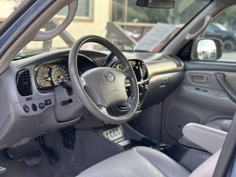 2005 Toyota Sequoia SR5