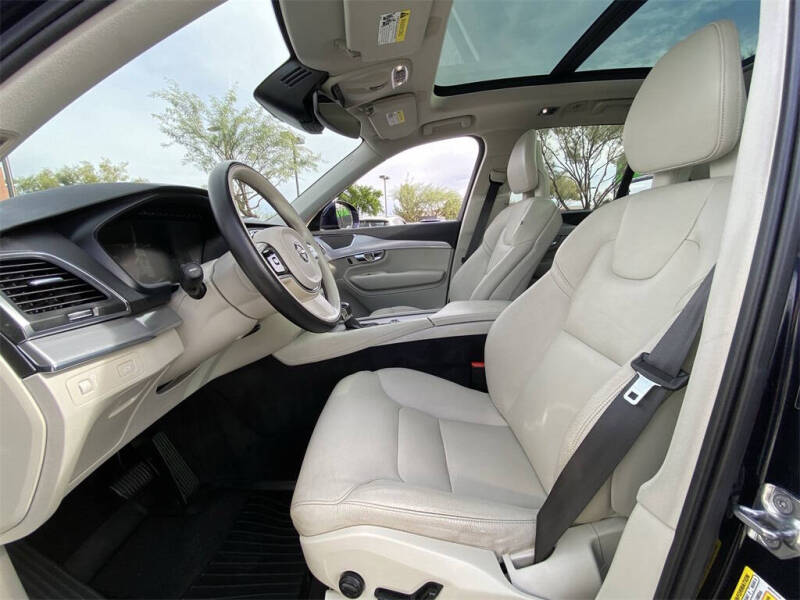 2016 Volvo XC90 T5 Momentum