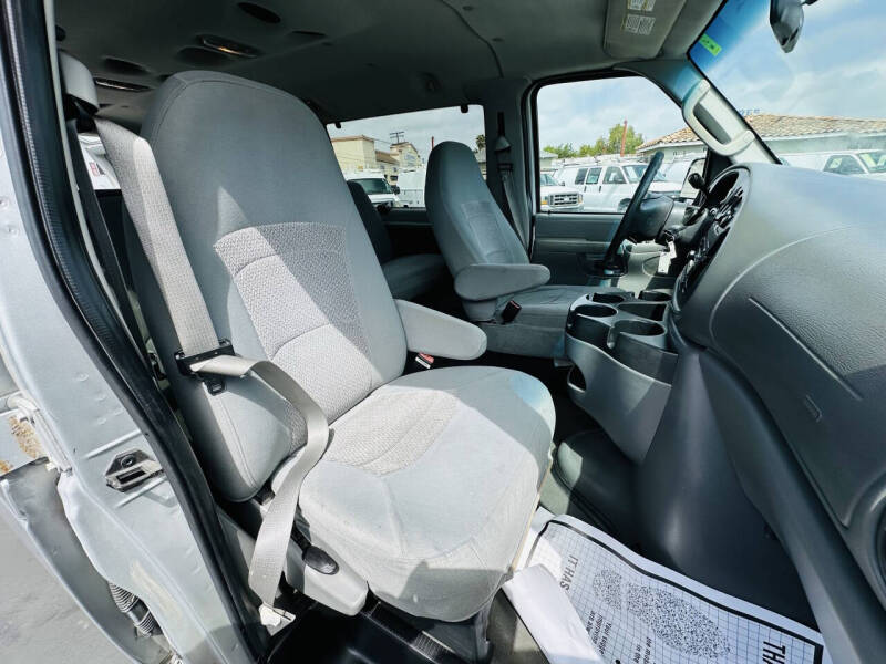 2006 Ford E-Series E-150 XLT