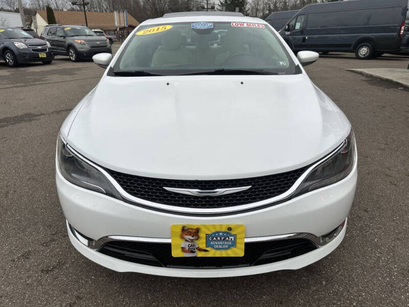 2015 Chrysler 200 C photo 3