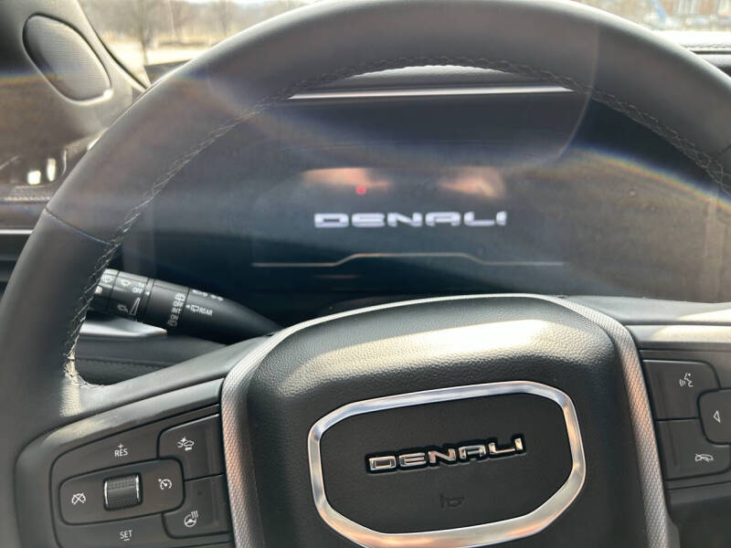 2023 GMC Yukon Denali