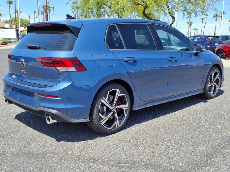 2025 Volkswagen Golf GTI SE