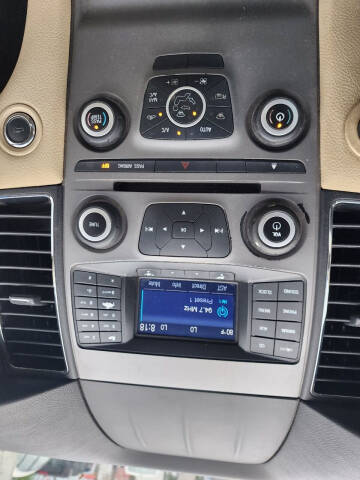 2015 Ford Taurus SEL