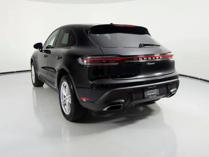 2025 Porsche Macan