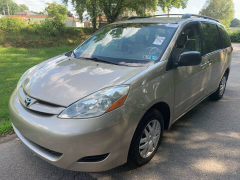 2006 Toyota Sienna for sale at Trocci's Auto Sales in West Pittsburg PA