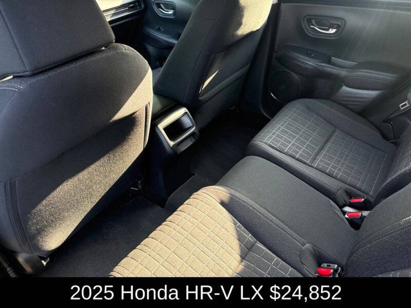 2025 Honda HR-V LX