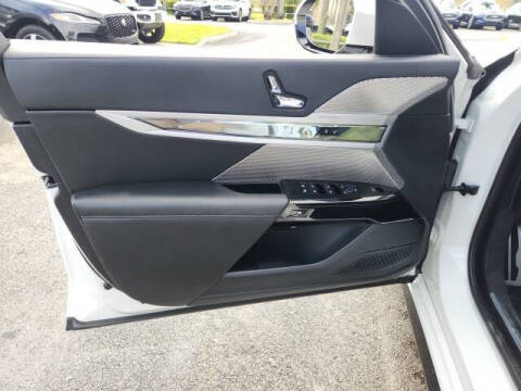 2023 BMW 7 Series 740i