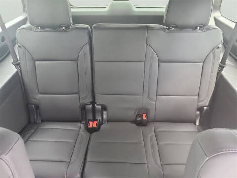 2025 Chevrolet Suburban LT