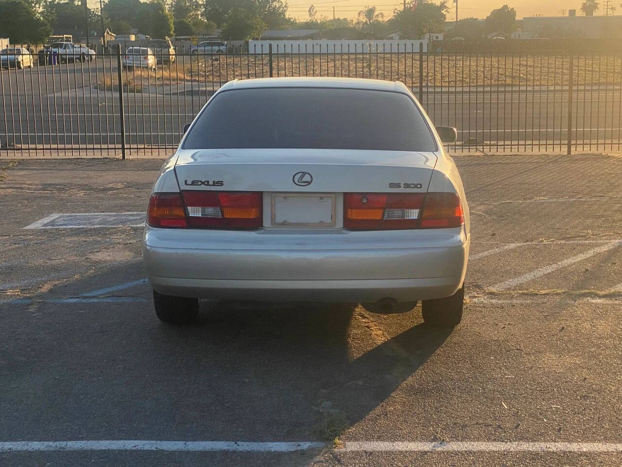 1999 Lexus ES 300 Base 4dr Sedan 7