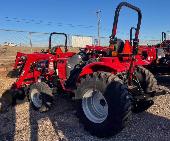 2025 Mahindra 1600 Series 1626 HST