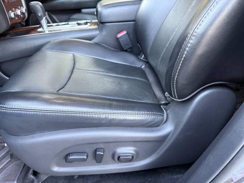 2017 Nissan Pathfinder Platinum