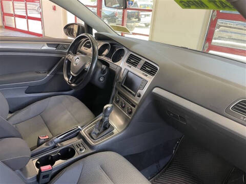 2016 Volkswagen Golf