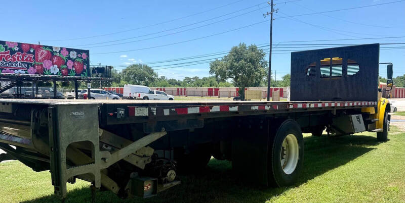 2020 Freightliner M2 106