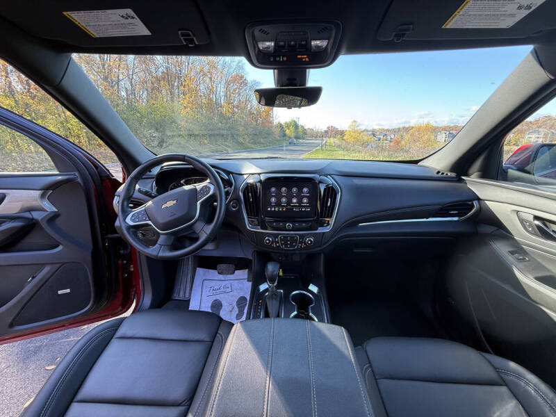 2023 Chevrolet Traverse LT Leather