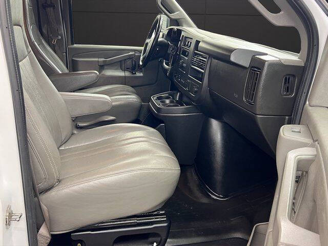 2022 Chevrolet Express 2500