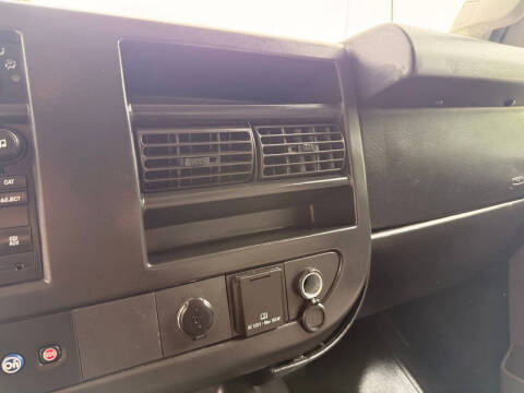 2017 GMC Savana LT 2500