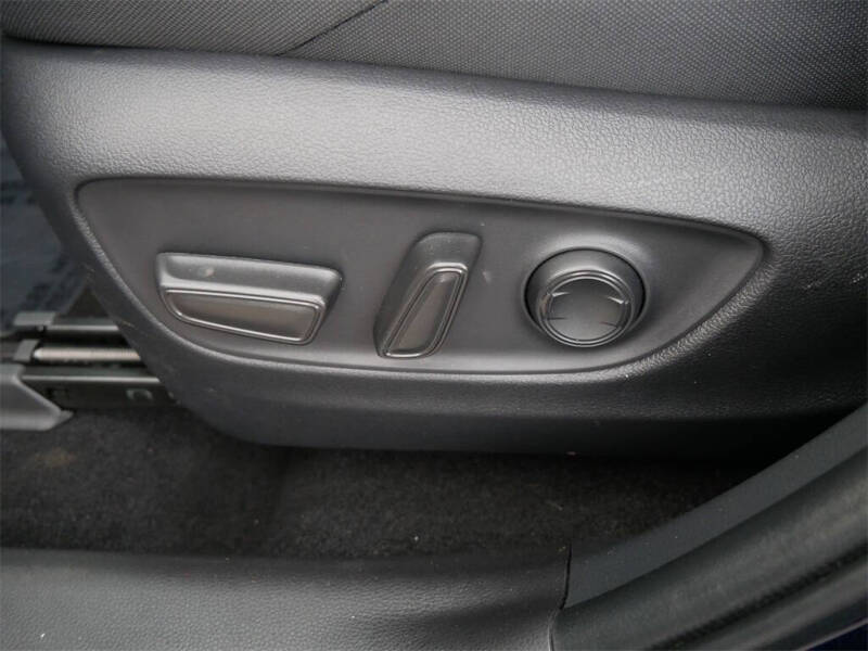 2024 Toyota Venza LE