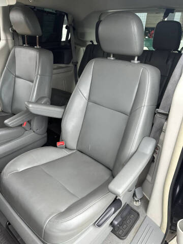 2011 Volkswagen Routan