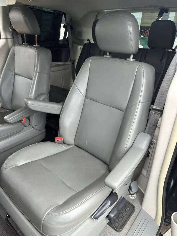 2011 Volkswagen Routan