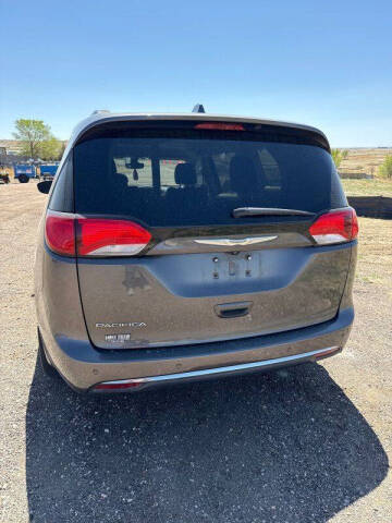 2017 Chrysler Pacifica Touring-L