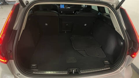 2025 Volvo V60 Cross Country B5 Plus