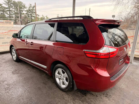 2017 Toyota Sienna