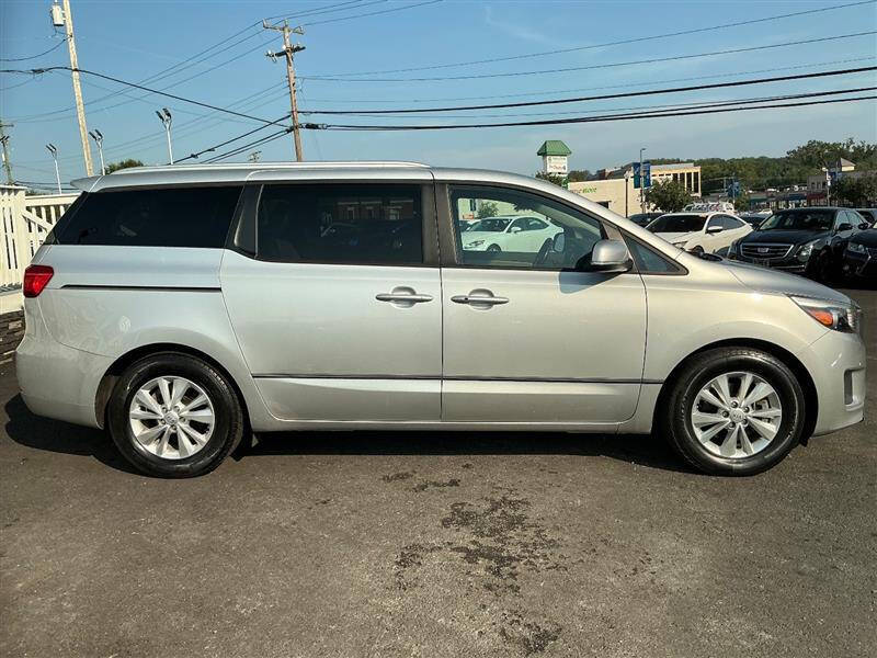 2017 Kia Sedona LX