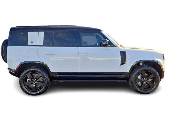 2024 Land Rover Defender 110 P400 X-Dynamic SE