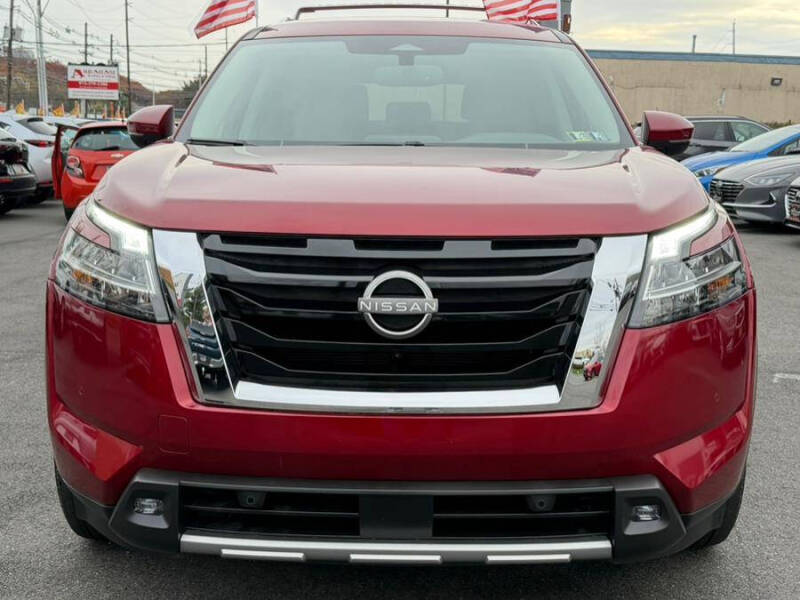 2022 Nissan Pathfinder SL