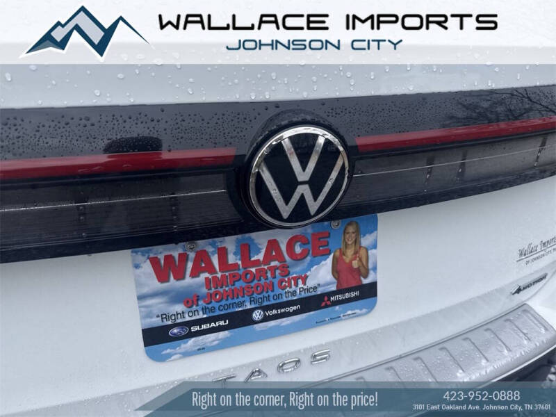 2026 Volkswagen Taos SE Black 4Motion