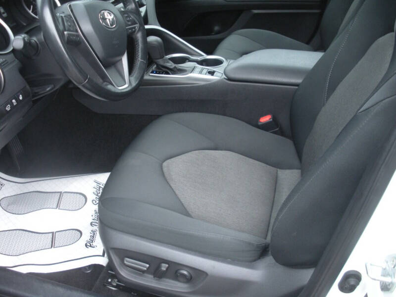 2022 Toyota Camry LE