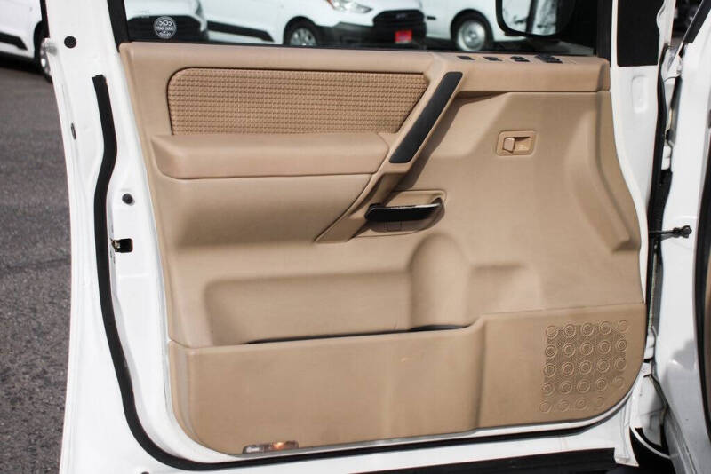 2013 Nissan Titan SV