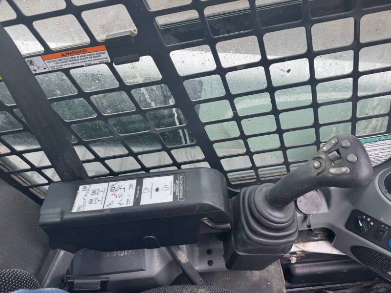 2022 Bobcat T870