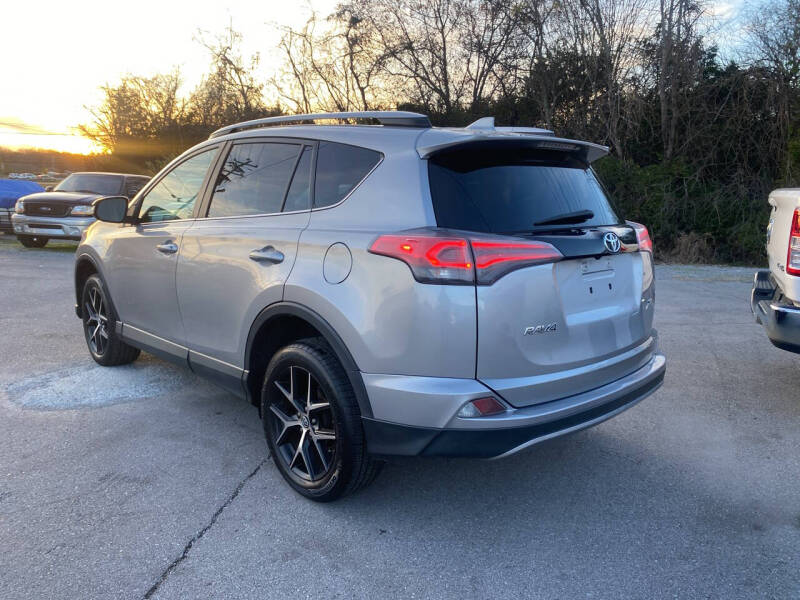 2017 Toyota RAV4 SE