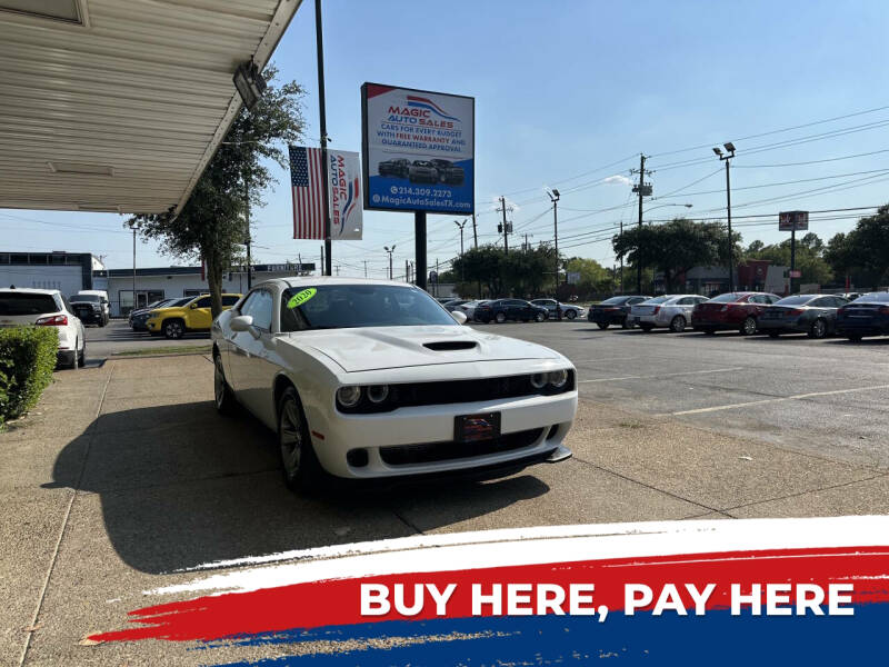 2020 Dodge Challenger SXT's photo