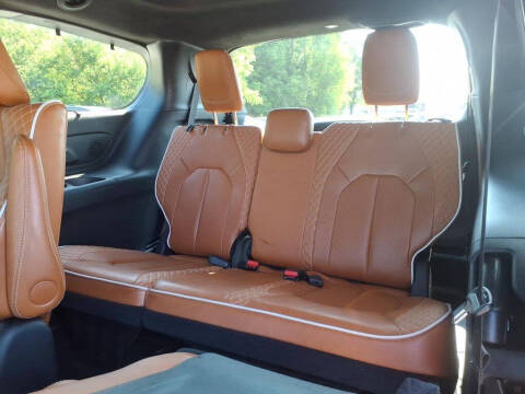 2025 Chrysler Pacifica Pinnacle