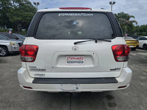 2005 Toyota Sequoia SR5