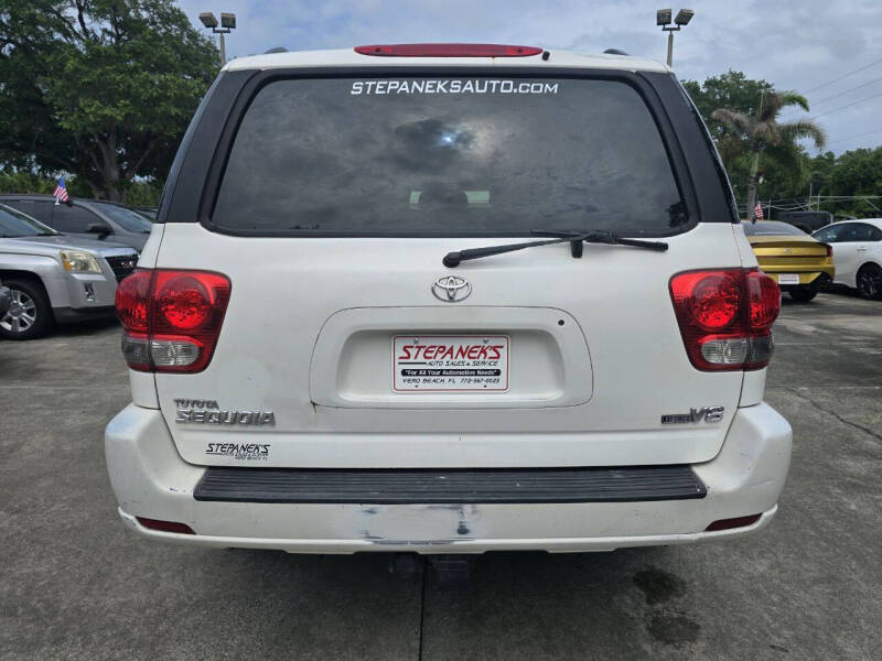 2005 Toyota Sequoia SR5