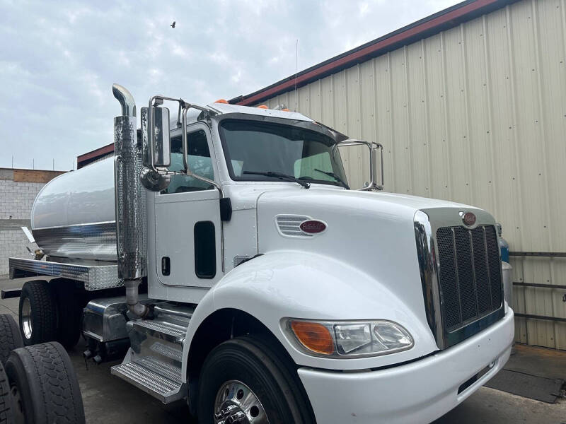 2015 Peterbilt 337