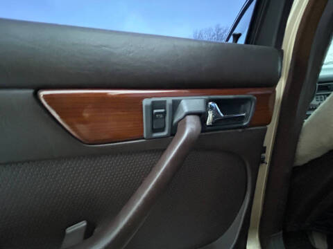 1984 Mercedes-Benz 300-Class 300 SD