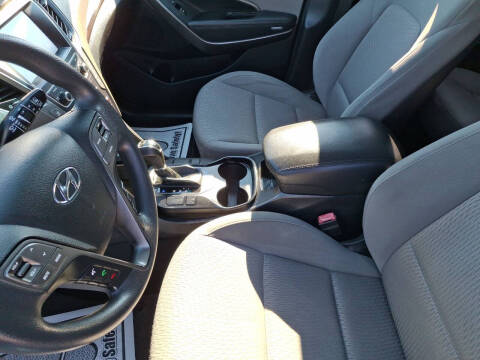 2017 Hyundai Santa Fe SE