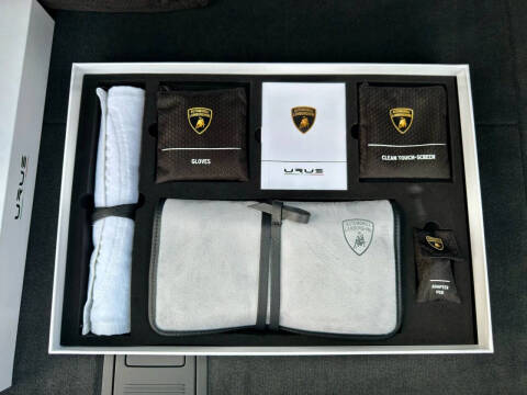 2024 Lamborghini Urus S