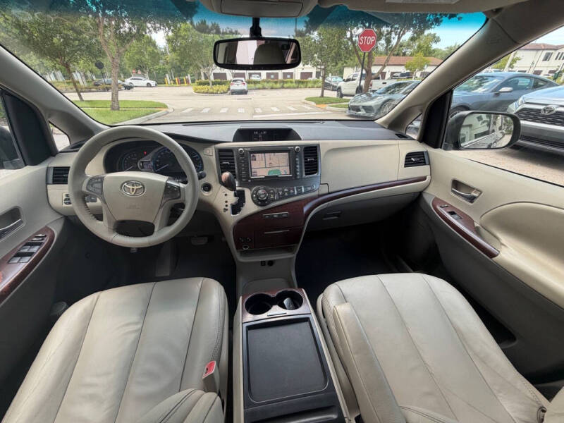 2011 Toyota Sienna XLE 8-Passenger