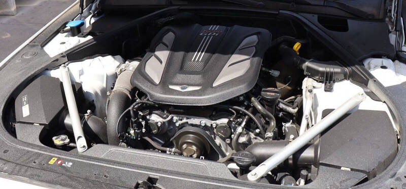 2017 Genesis G90