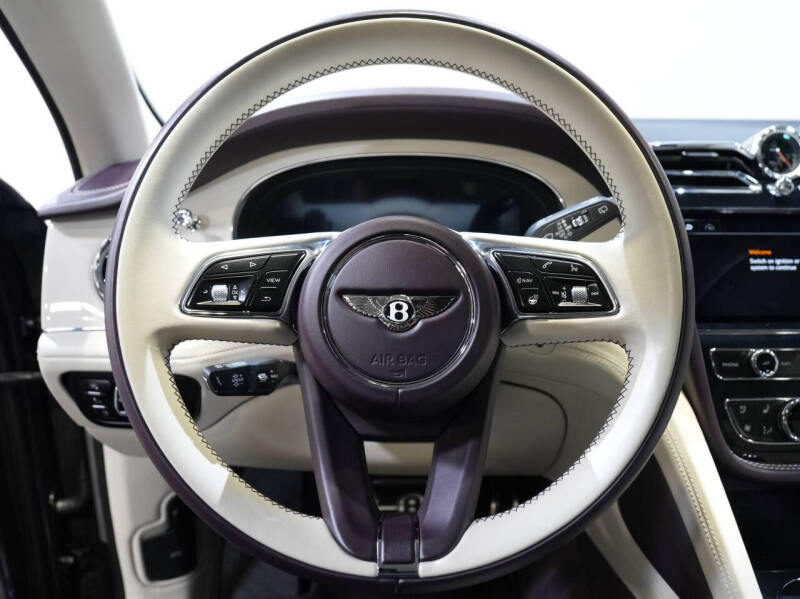 2023 Bentley Bentayga EWB