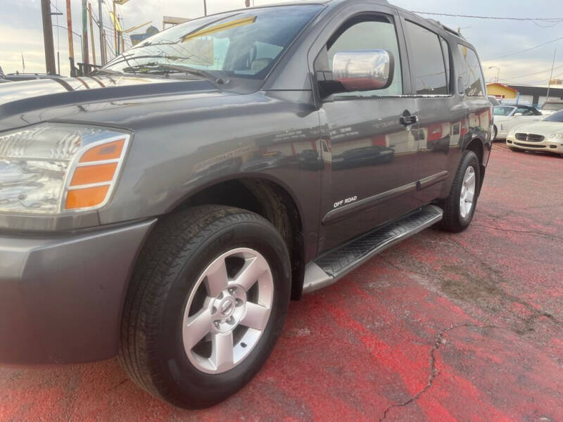 2004 Nissan Armada SE
